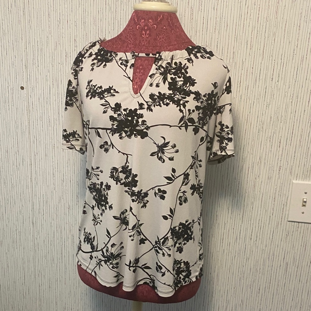 Floral Worthington Size Medium Print Women's Top
